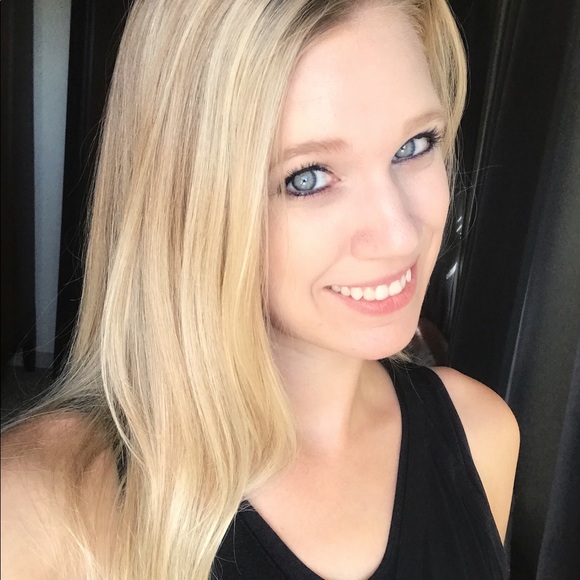 Meet your Posher, Abigail - Picture 5 of 5